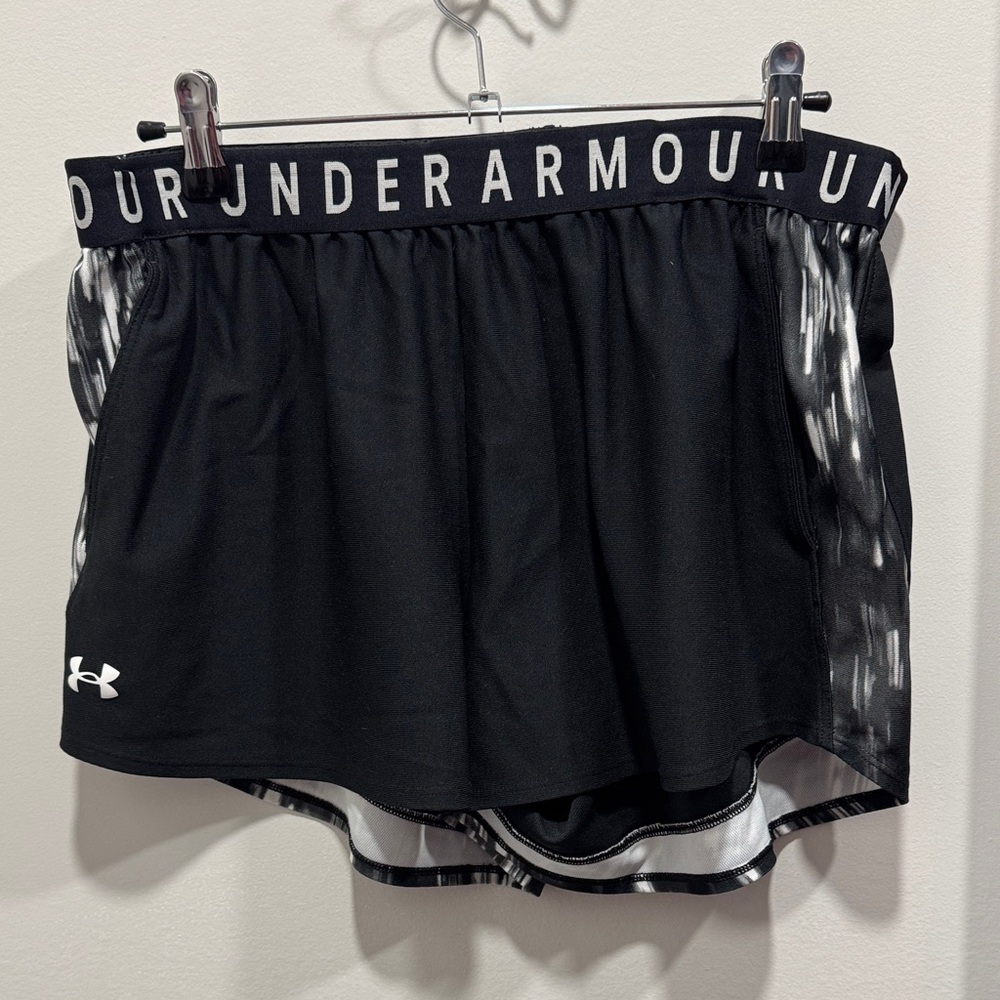 Under Armour Black Athletic Shorts with Black/White Patterned Sides xl
